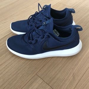 Nike Men’s Roshe Two Sneaker